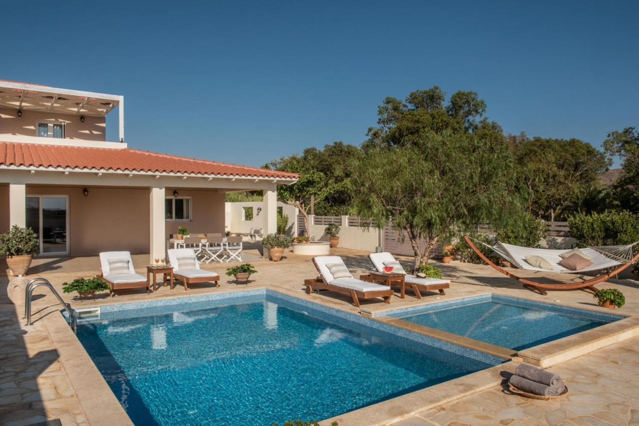 Filothei House With Pool